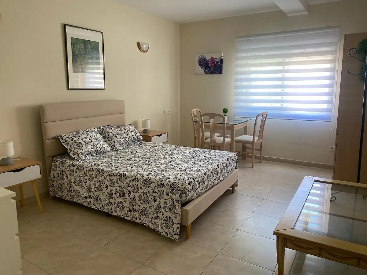 Bed and Breakfast L'Oasis Benalmádena